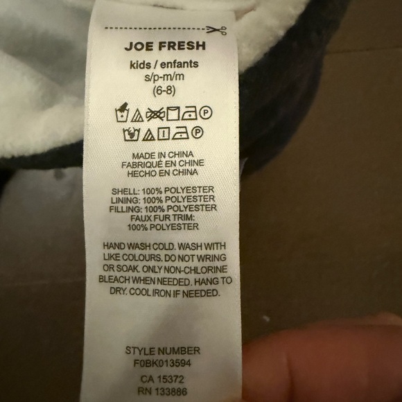 Almost new kid’s winter hat - Picture 2 of 2